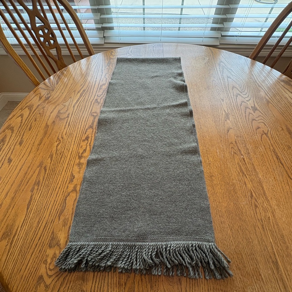 Geiger Austria Scarf Virgin Pure Wool Tassel Fringe Taupe Gray Men’s Unisex - Picture 3 of 10